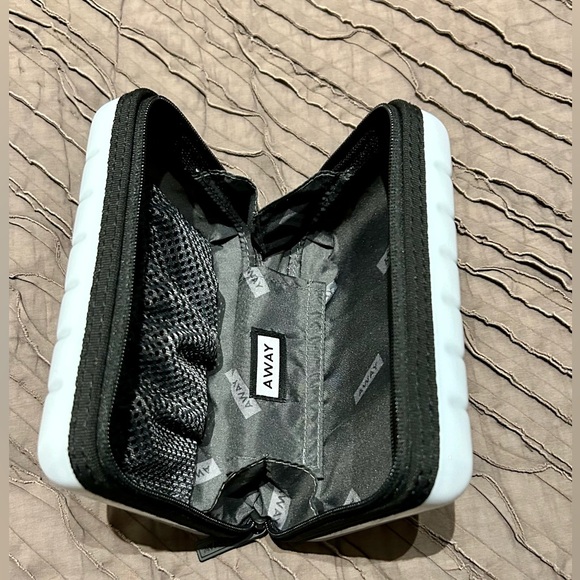 Away White Mini Storage Case - Picture 7 of 8